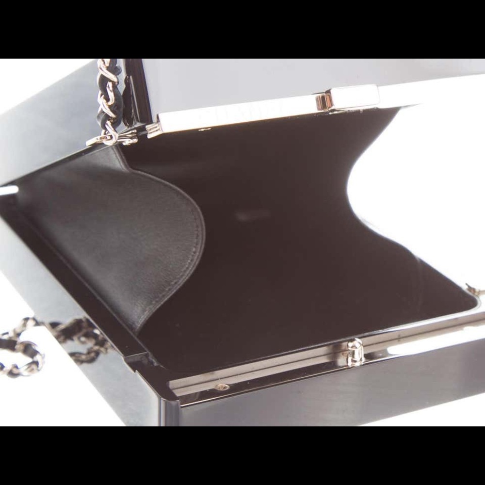***SOLD*** NWT CHANEL Black No. 5 Plexiglass Minaudière Clutch - Picture 4 of 16
